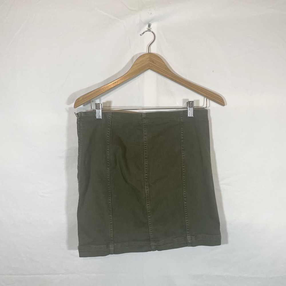 Green Skirt, size medium
